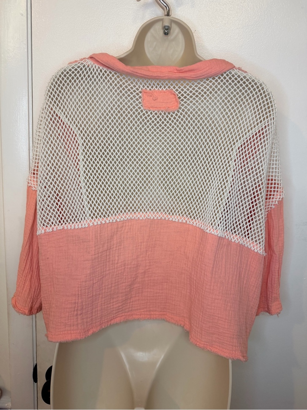 Pol Coral Gauze And Fishnet Button Down Oversized Cropped Top Size L - Picture 12 of 12